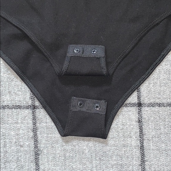 Black bodysuit with cutout - Picture 3 of 3